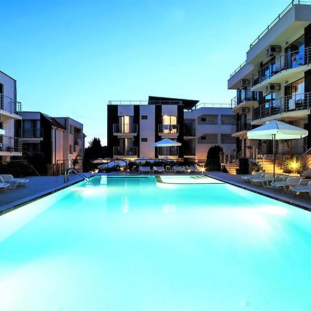 סאני ביץ' New Line Village Apartments מראה חיצוני תמונה