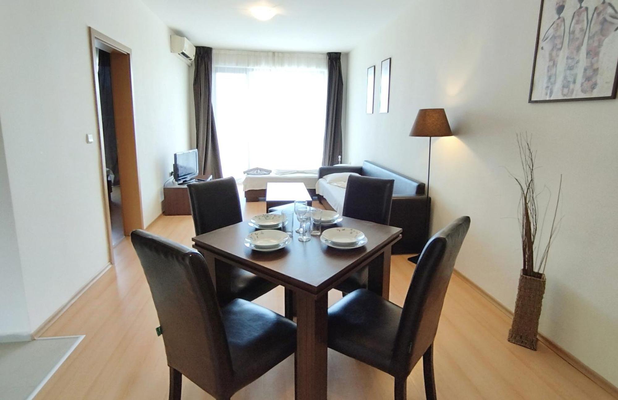 סאני ביץ' New Line Village Apartments מראה חיצוני תמונה