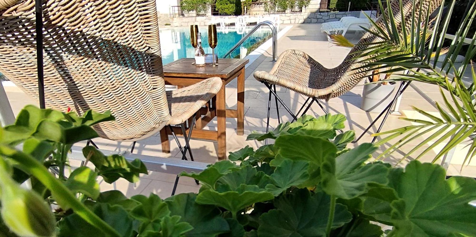 סאני ביץ' New Line Village Apartments מראה חיצוני תמונה
