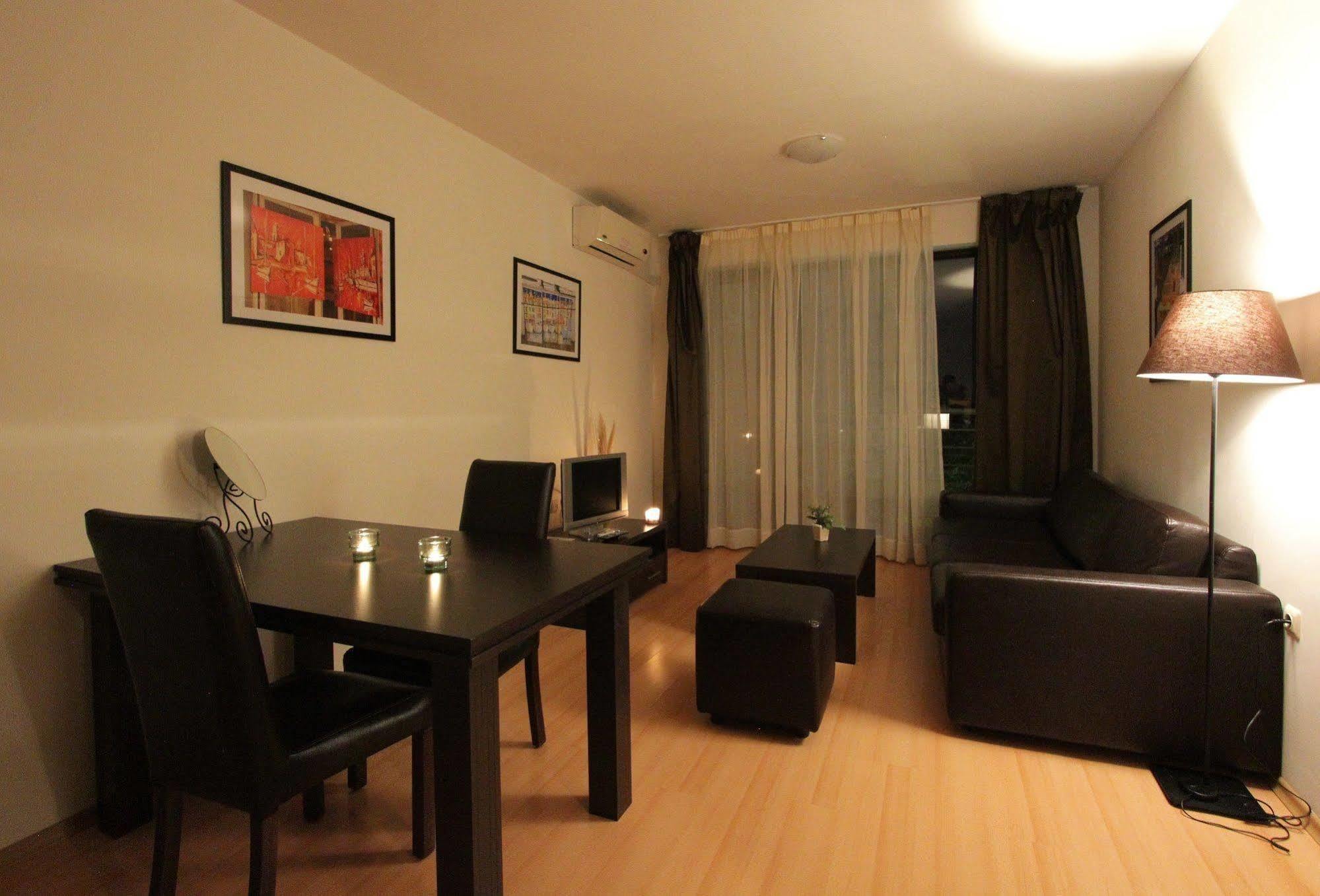 סאני ביץ' New Line Village Apartments מראה חיצוני תמונה