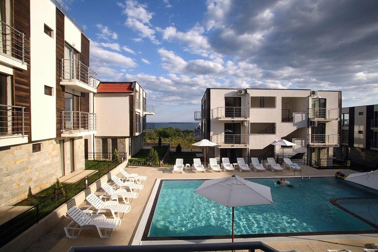 סאני ביץ' New Line Village Apartments מראה חיצוני תמונה